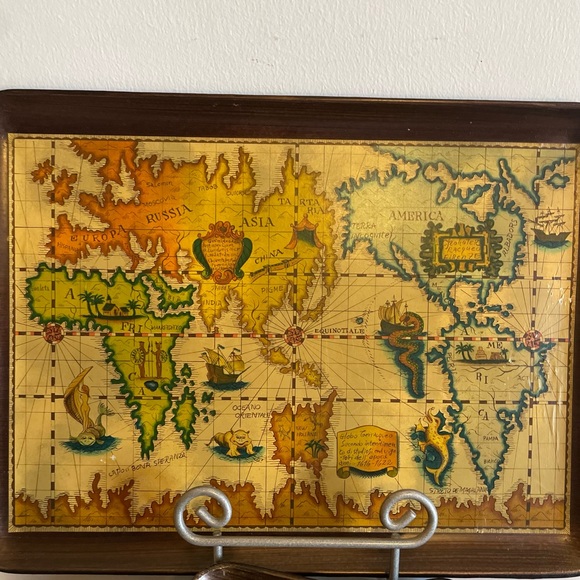 Vintage made in Japan Old World Map Decorative trays set of 3. Heavy plastic. - Picture 7 of 9